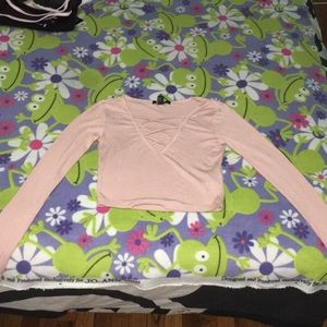 a cute forever 21 shirt !! size small💕